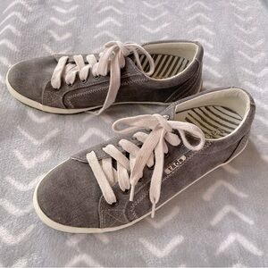 Taos Star Sneakers in Chocolate